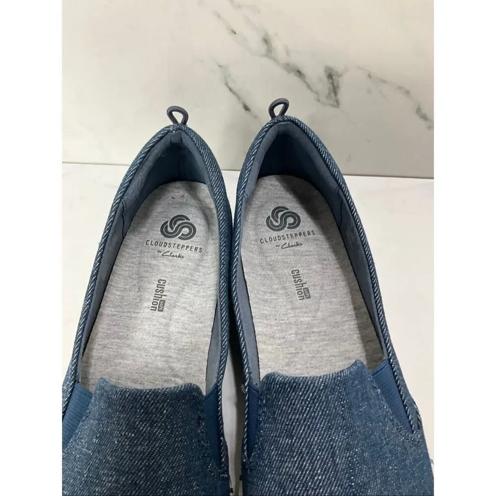 CLARKS Cloud Steppers Slip On Sneakers